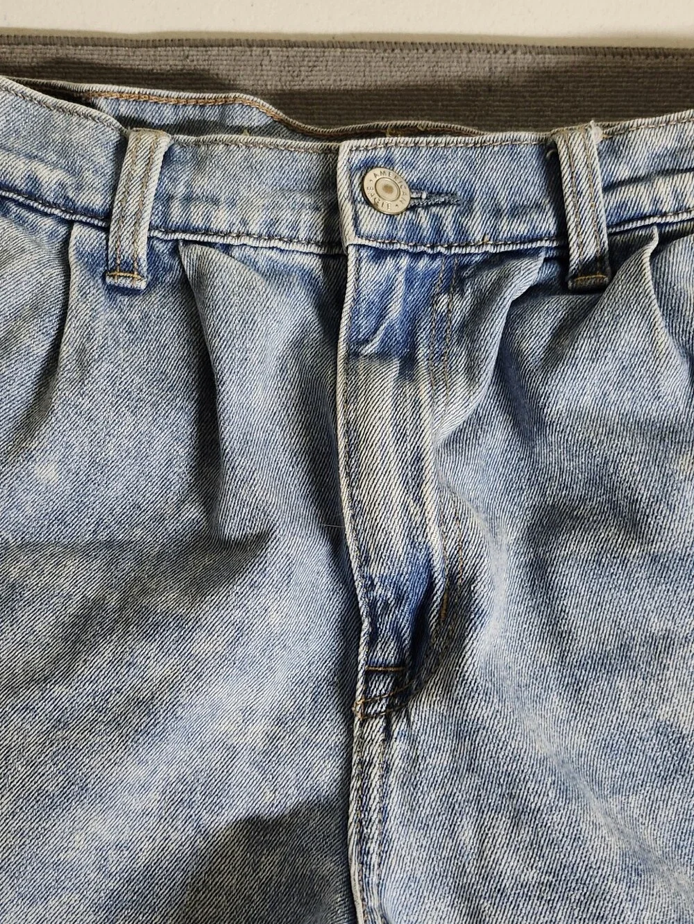 American Eagle Outfitters Light Blue Denim Shorts with Back Patch - Picture 3 of 7